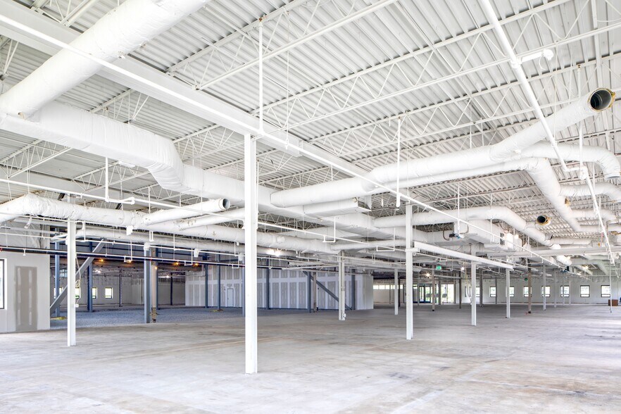 More Photos Of 36 Middlesex Tpke, Bedford Research And Development For Lease