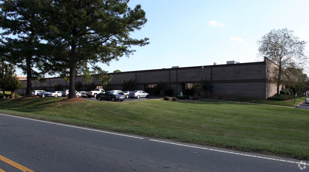 More Photos Of 1403 S Third St, Mebane Warehouse For Lease