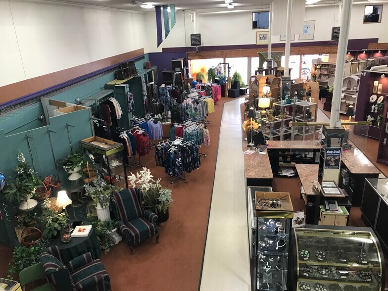 More Photos Of 409 E Main St, Riverton Storefront For Sale