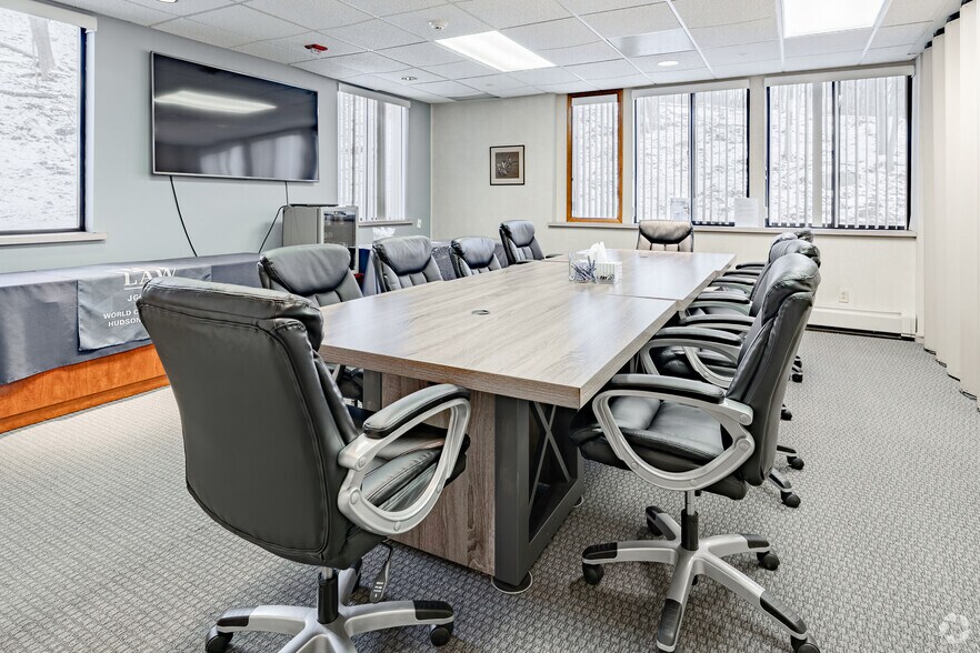 More Photos Of 156-158 Orange Ave, Walden Office For Sale