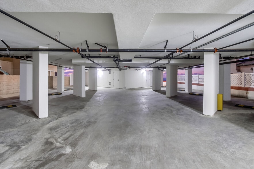 More Photos Of 3449 Ocean Front Walk, San Diego Apartments For Sale