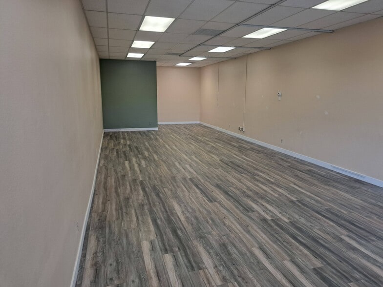 More Photos Of 16922 Main St, Hesperia General Retail For Lease