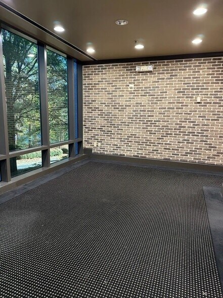 More Photos Of 5780 Windward Pky, Alpharetta Office For Lease
