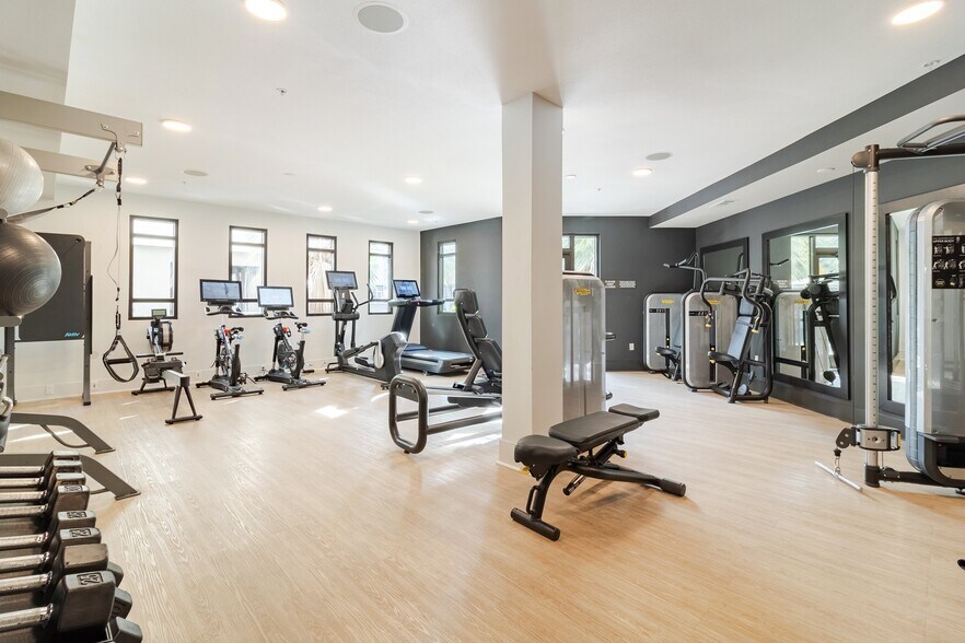 More Photos Of 121 S Frances St, Sunnyvale Apartments For Lease