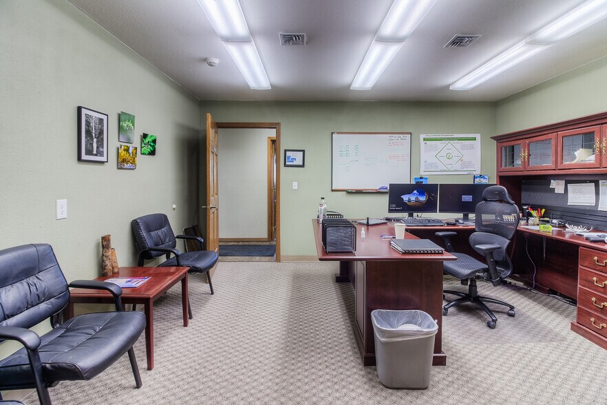 More Photos Of 1535-1541 W Lee Rd, Othello Warehouse For Sale