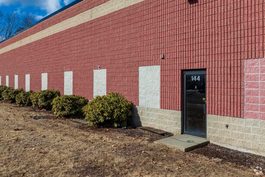 More Photos Of 144 Sturbridge Rd, Charlton Warehouse For Sale
