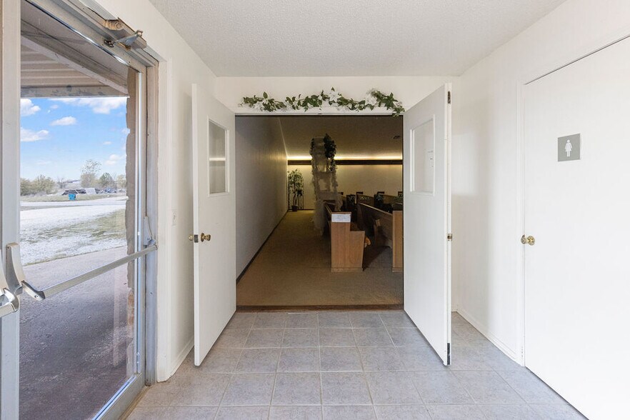 More Photos Of 58225 US-60, Fairland General Retail For Sale