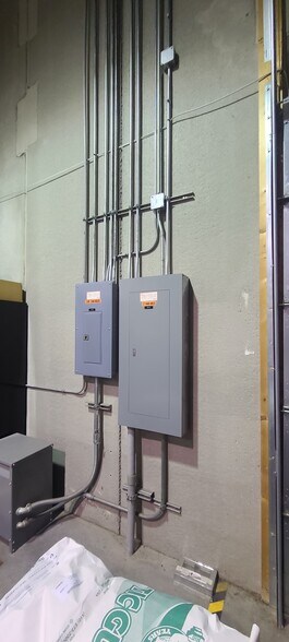 More Photos Of 2400 Pilot Knob Rd, Mendota Heights Light Manufacturing For Lease