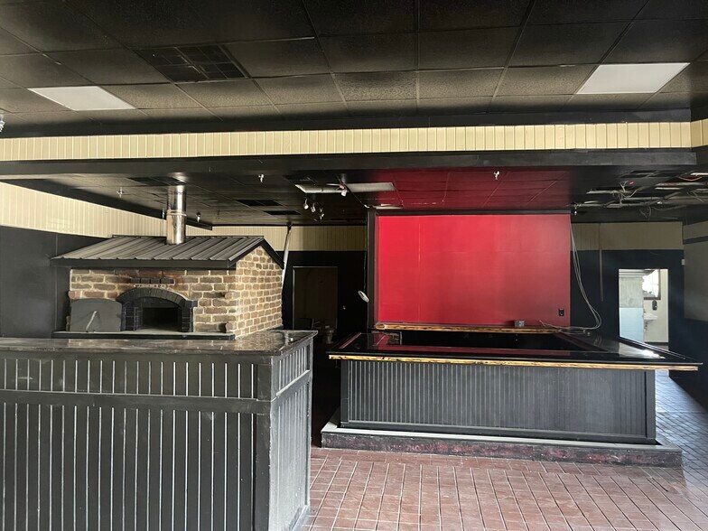 More Photos Of 1423 E Mound Rd, Decatur General Retail For Sale