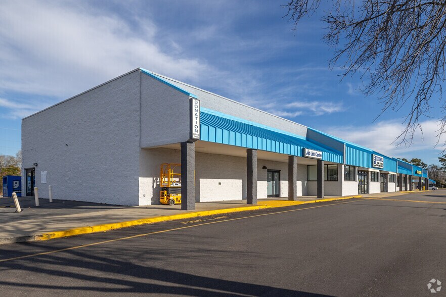More Photos Of 3302-3338 Highway 17 S, North Myrtle Beach Storefront For Lease