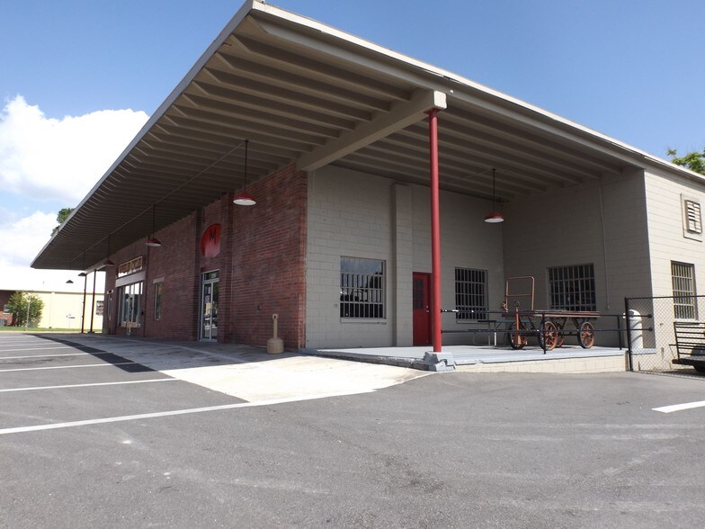 More Photos Of 1201 W Main St, Leesburg Service For Lease