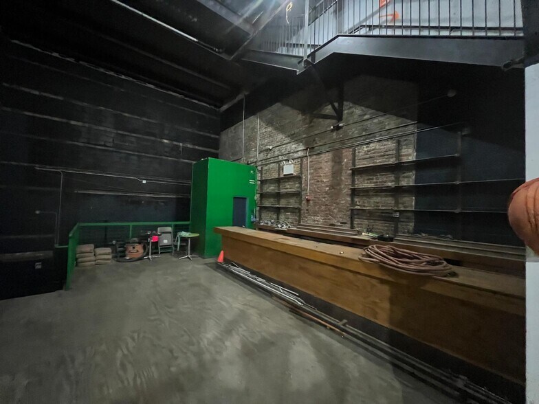 More Photos Of 134 Metropolitan Ave, Brooklyn Warehouse For Lease