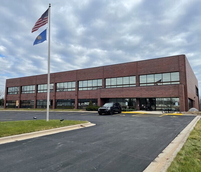 More Photos Of W57N14280 Doerr Way, Cedarburg Office For Lease