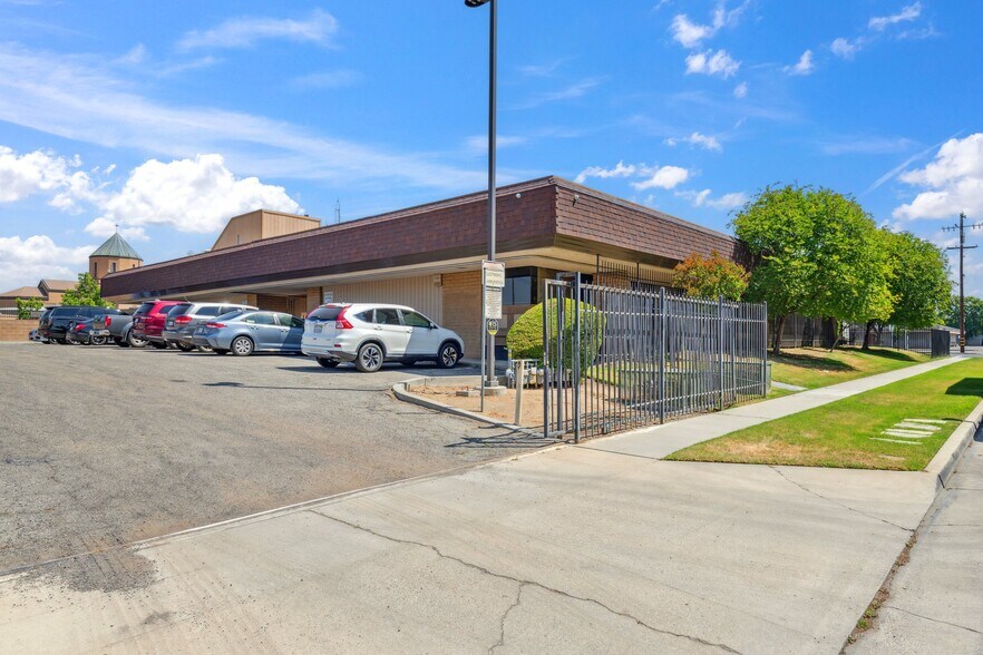More Photos Of 3727 N 1st St, Fresno Medical For Sale