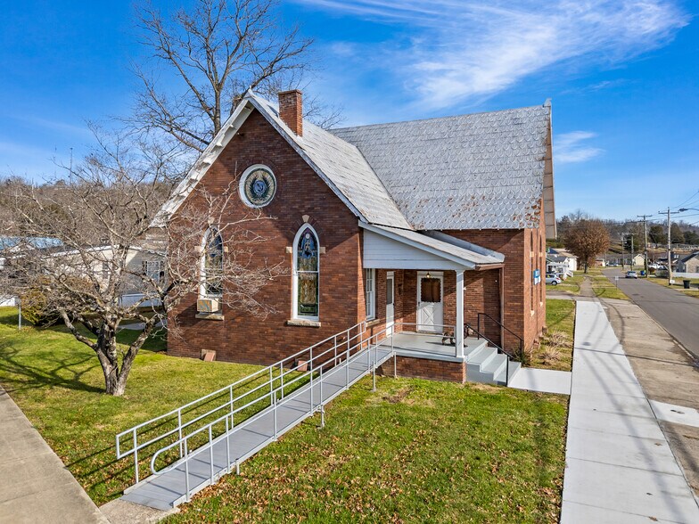 Primary Photo Of 729 Mason St, Milton Office For Sale