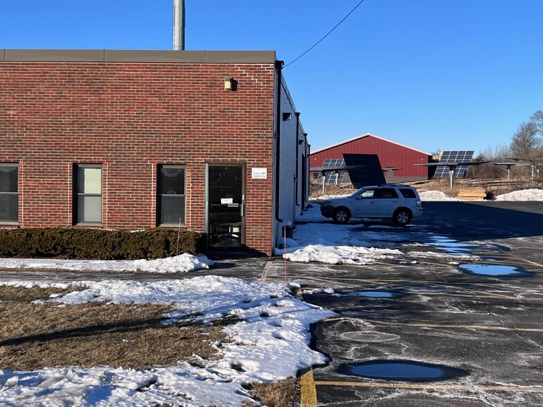 More Photos Of 50 Parker St, Newburyport Manufacturing For Lease