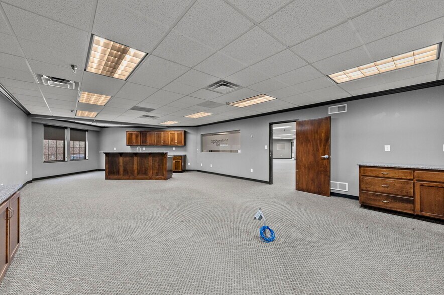 More Photos Of 3730 S Elizabeth St, Independence Medical For Lease