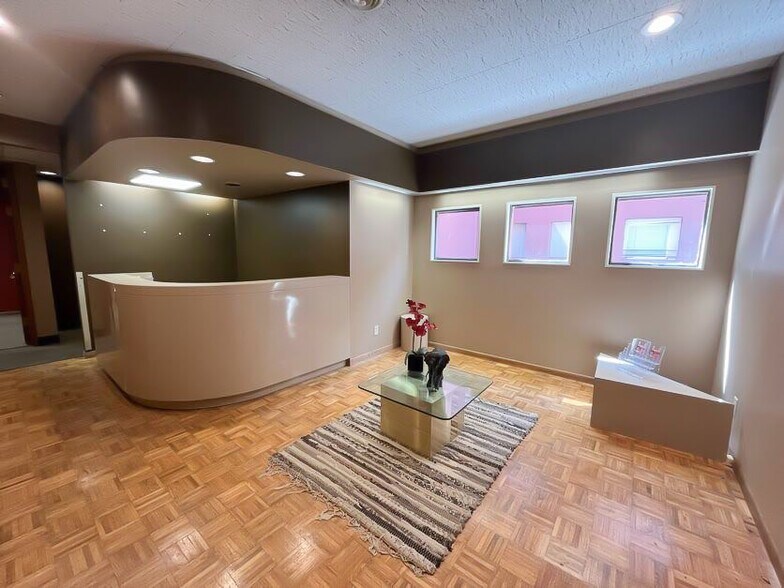 More Photos Of 357 N Craig St, Pittsburgh Office For Sale