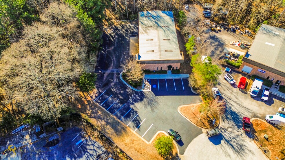 More Photos Of 150 Tober Trl, Fayetteville Warehouse For Lease