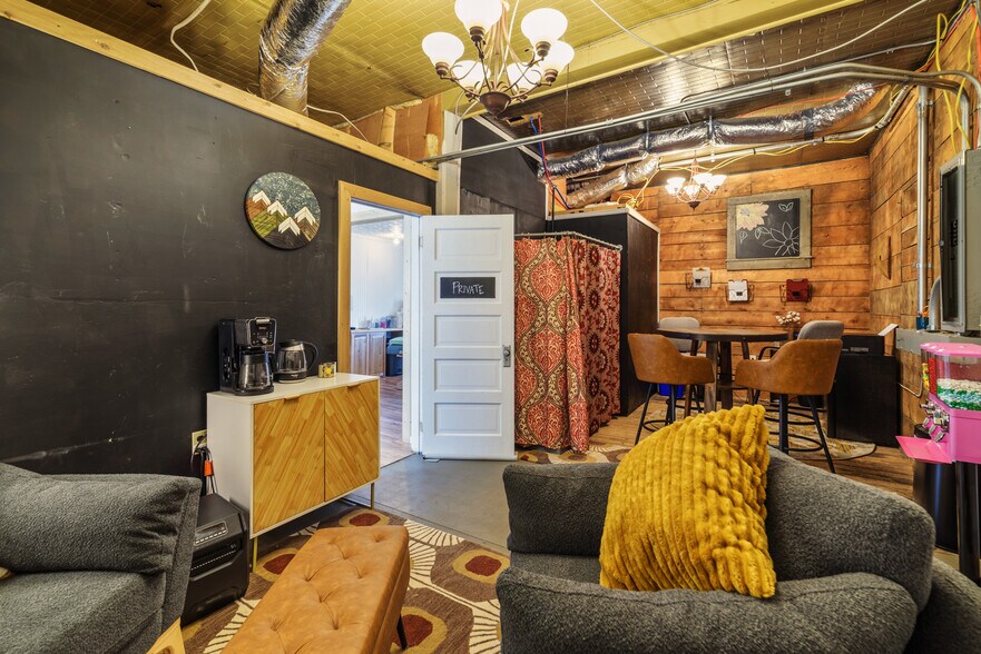 More Photos Of 104 N 3rd St, Kremmling Storefront Retail Residential For Sale