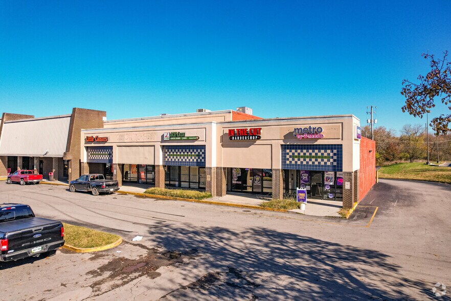 More Photos Of 4306-4454 N Broadway St, Knoxville Unknown For Lease