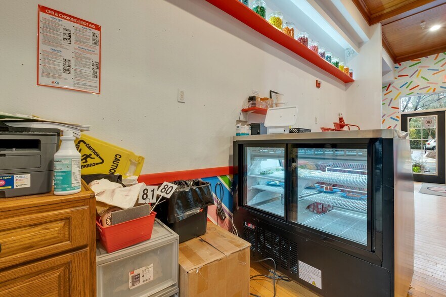 More Photos Of 114 All Saints St, Tallahassee Storefront Retail Office For Sale