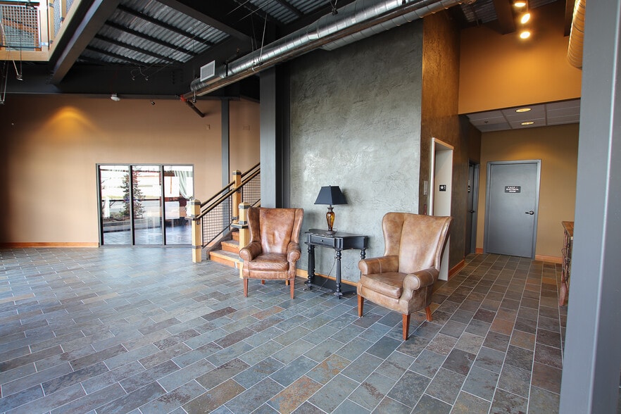 More Photos Of 2127 S Hwy 97, Redmond General Retail For Lease