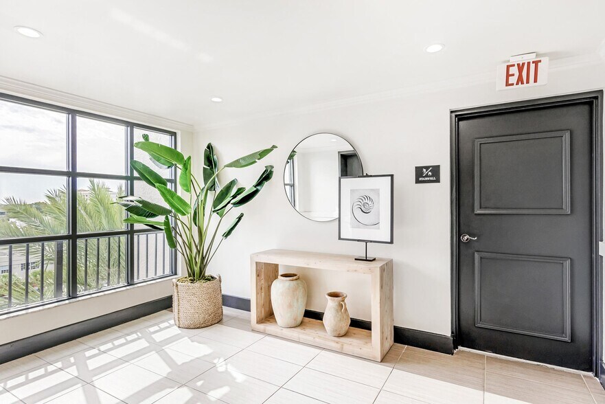 More Photos Of 353-383 Aragon Ave, Coral Gables Apartments For Lease