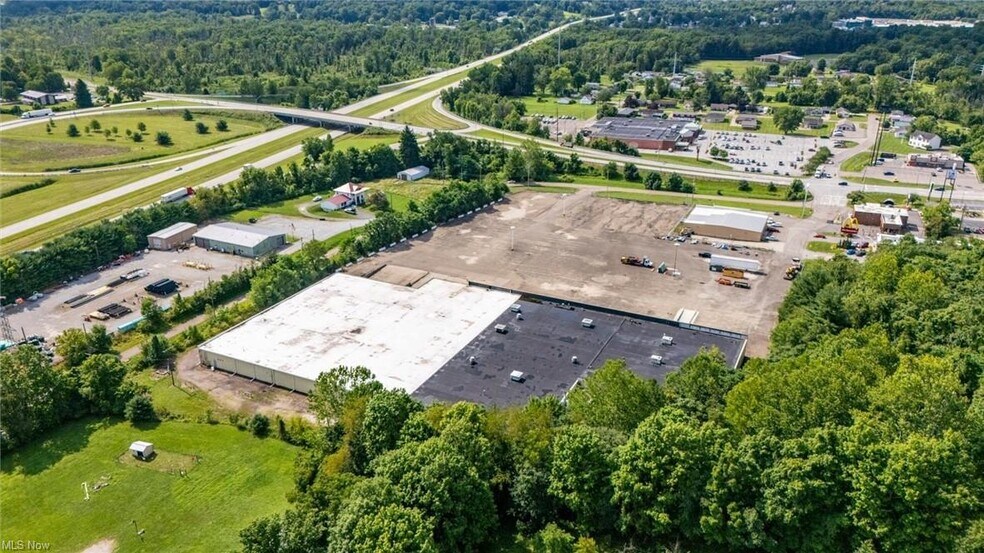 More Photos Of 2411 E Wheeling Ave, Cambridge Warehouse For Lease
