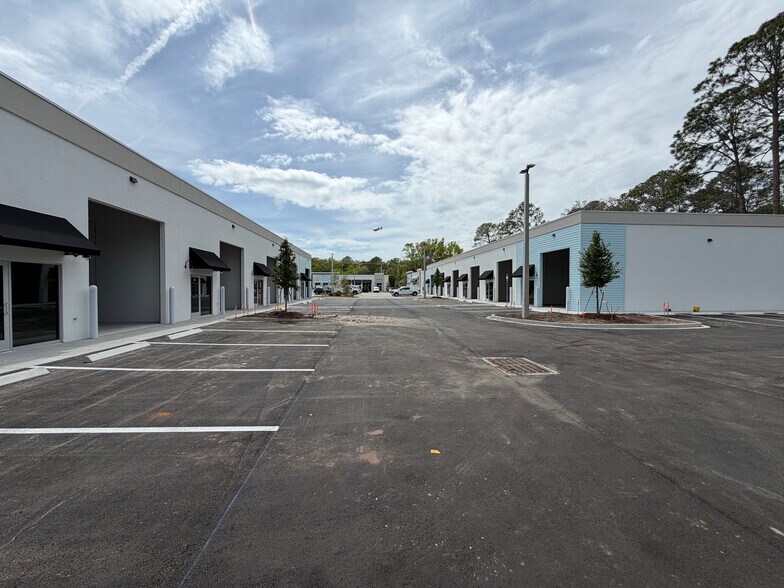 More Photos Of 5600 US Highway 1 N, Saint Augustine Showroom For Lease