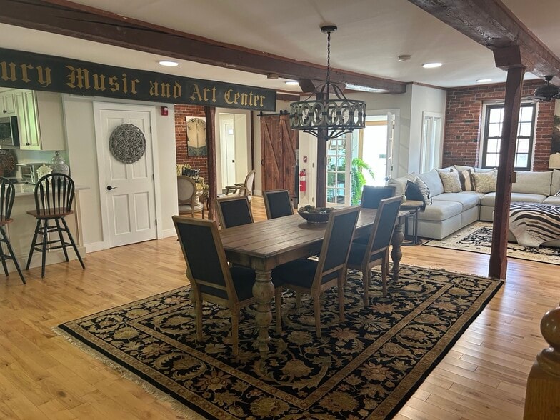 More Photos Of 7 Water St, Amesbury Loft Creative Space For Lease