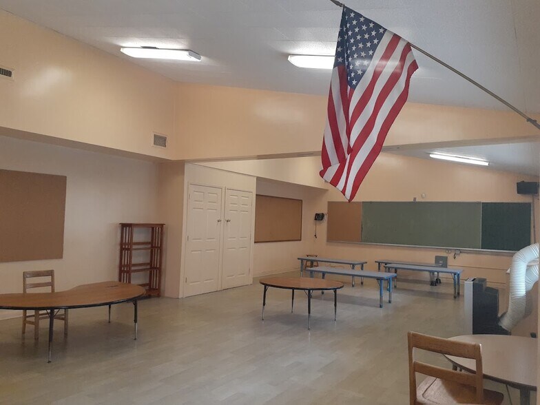 More Photos Of 5840 La Tijera Blvd, Los Angeles Schools For Lease