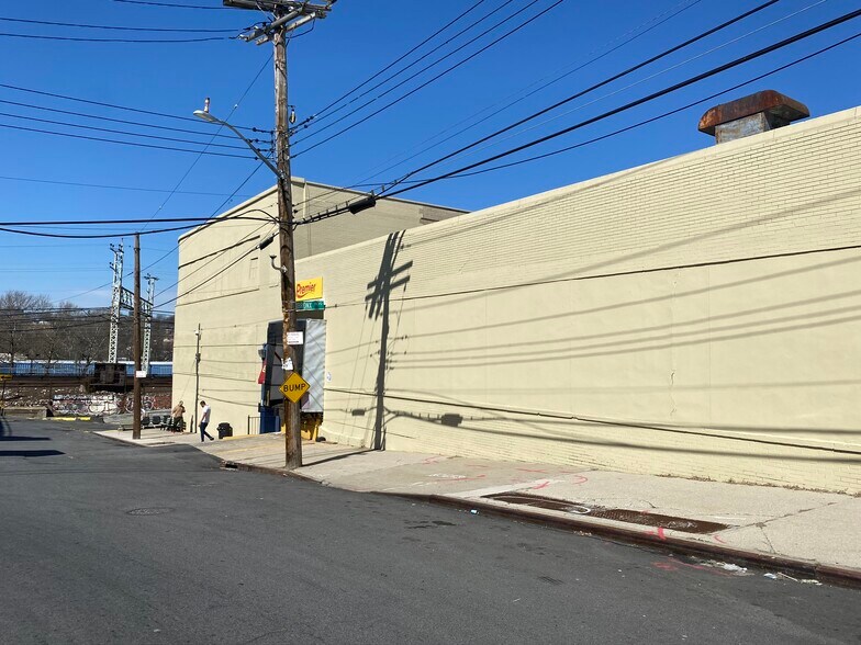 More Photos Of 555 E 242nd St, Bronx Industrial For Sale