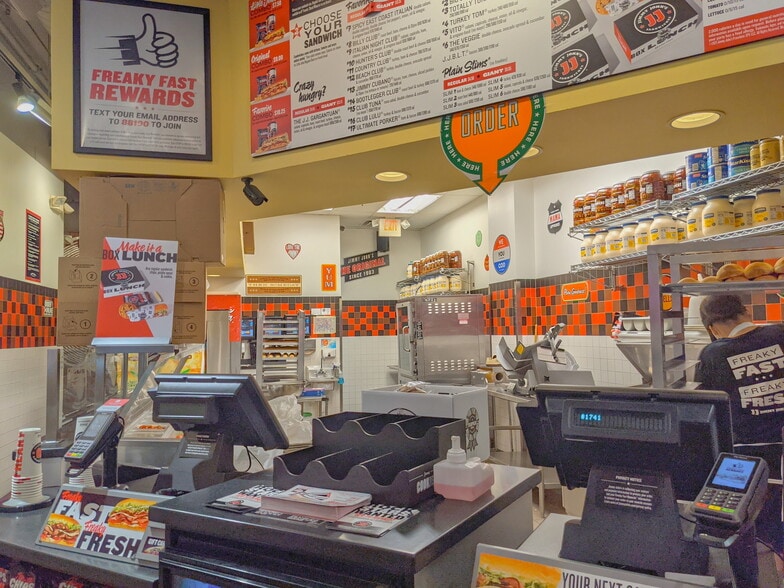 More Photos Of 1316-1318 E Cary St, Richmond Storefront Retail Residential For Lease