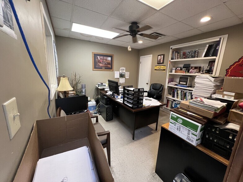 More Photos Of 519 N 13th Ave, Laurel Distribution For Sale