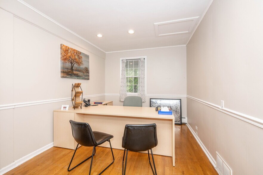 More Photos Of 1 Crestview Dr, Milford Medical For Lease