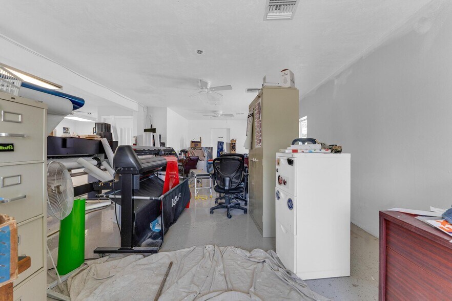 More Photos Of 4611 SW 44th Ave, Dania Warehouse For Lease