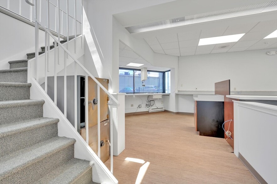 More Photos Of 377 E High St, Pottstown Bank For Sale