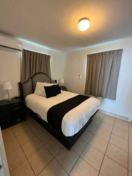 More Photos Of 14711 Gulf Blvd, Madeira Beach Hotel For Sale
