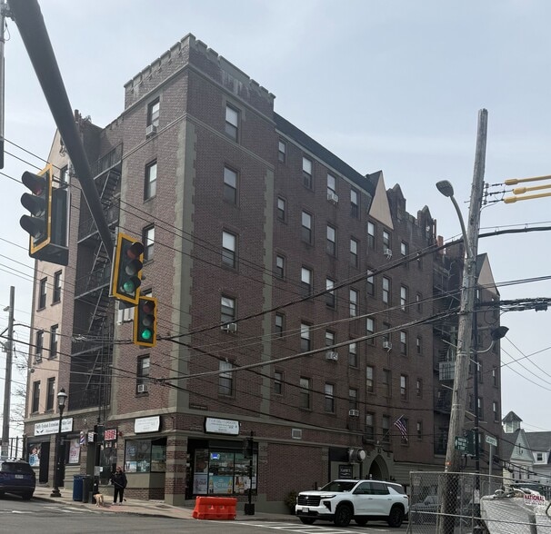 Primary Photo Of 3 Calvert St, Harrison Apartments For Sale