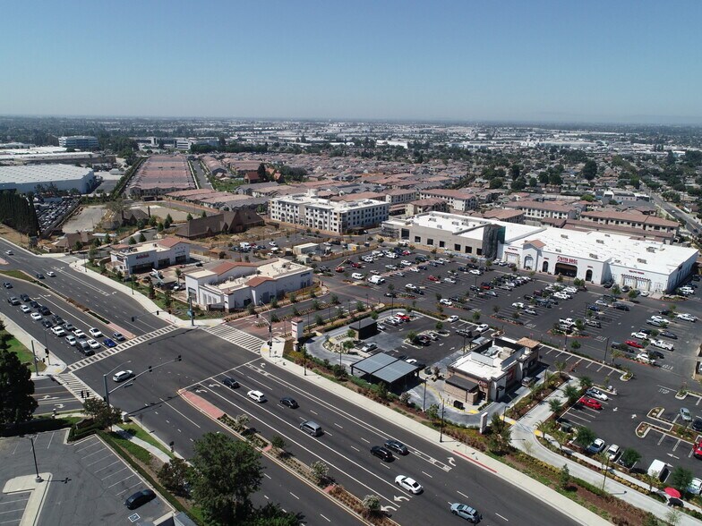 More Photos Of 11806 Whittier Blvd, Whittier General Retail For Lease