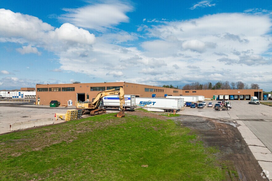 More Photos Of 6600 New Venture Gear Dr, East Syracuse Manufacturing For Lease