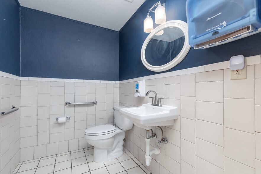 More Photos Of 3270 Hampton Ave, Saint Louis Loft Creative Space For Lease