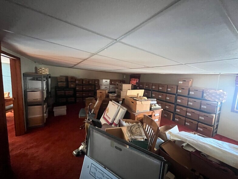 More Photos Of 400 S Front St, Saint Peter Office For Sale
