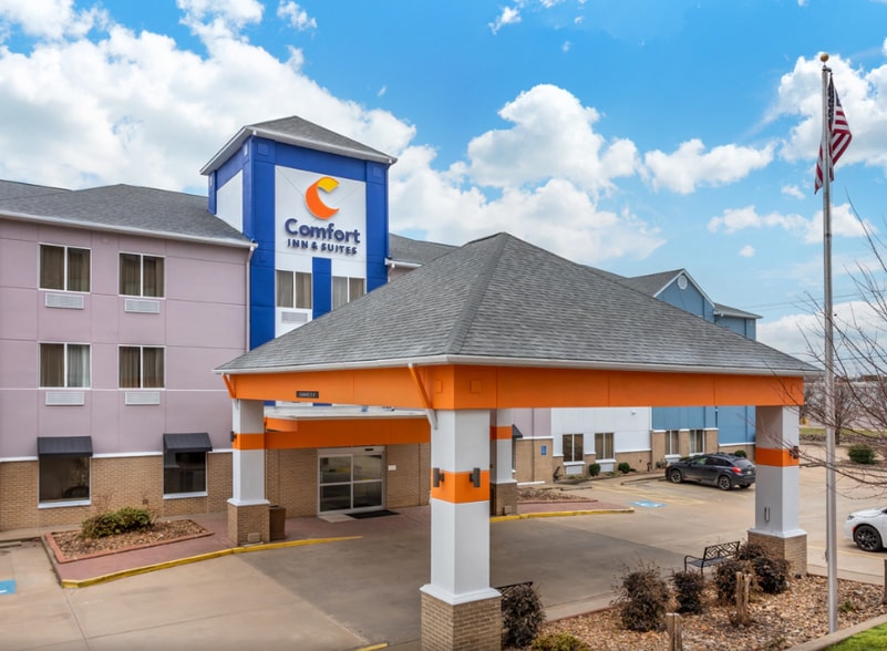 More Photos Of 2370 Sanders Rd, Conway Hotel For Sale