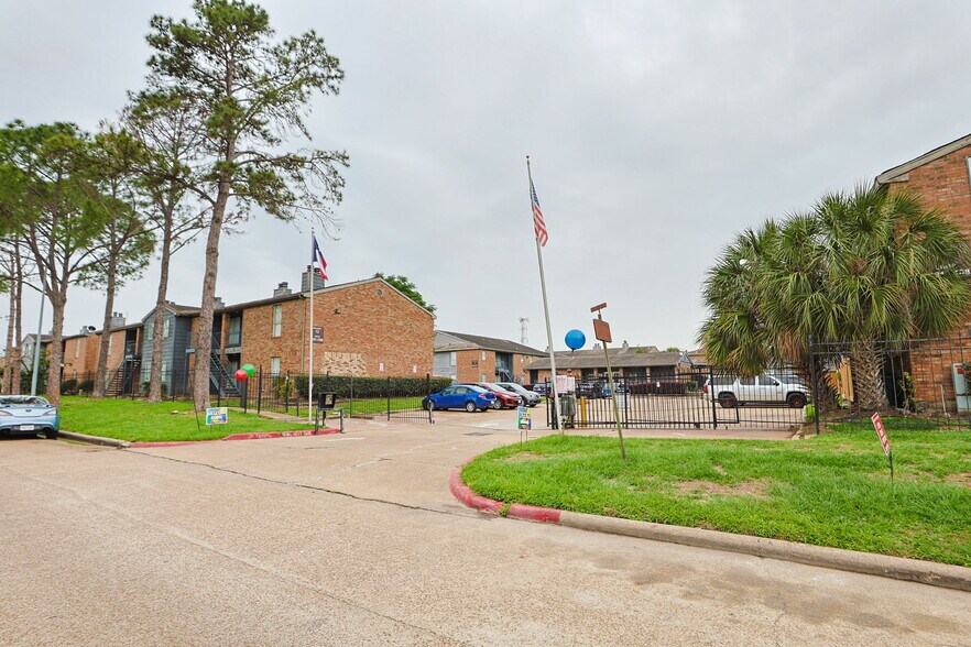 More Photos Of 5455 Timber Creek Place Dr, Houston Apartments For Sale