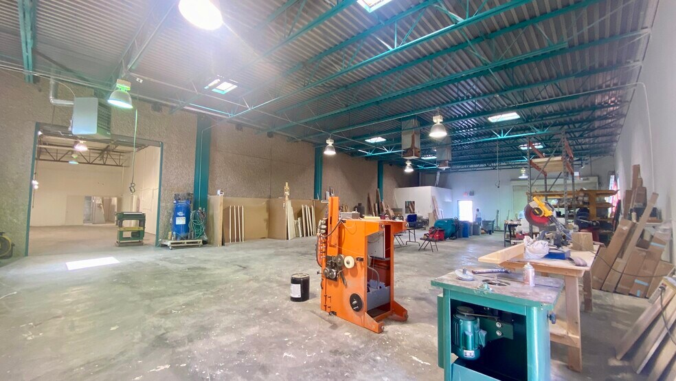 More Photos Of 11020 Argal Ct, El Paso Warehouse For Sale