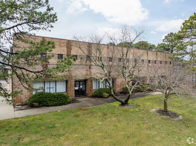 Primary Photo Of 28 Sawgrass Dr, Bellport Village Manufacturing For Sale