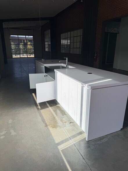 More Photos Of 124 NW 12th St, Oklahoma City Office For Lease