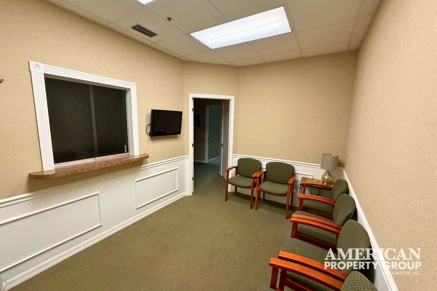 More Photos Of 1219 S East Ave, Sarasota Medical For Sale